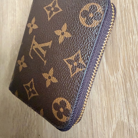 Louis Vuitton Brown Monogram Key Holder - Picture 6 of 10